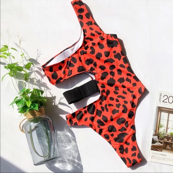 Size S ❗️Animal print One piece swimsuit - Picture 3 of 7